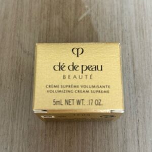 Clé de Peau Beauté Volumizing Cream - Gold